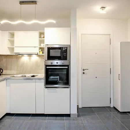 Cozy 1 Bedroom Flat With Pool In Playa Paraiso, Marina Palace 425 Apartment Costa Adeje (Tenerife)